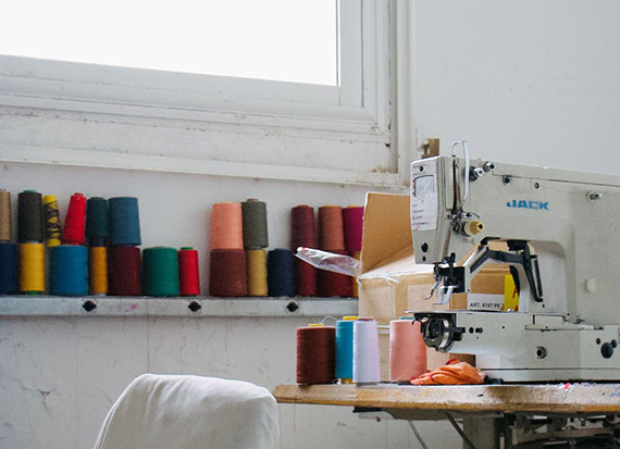 confection - jeans bruts et aux rinçages écologiques pour femme et homme